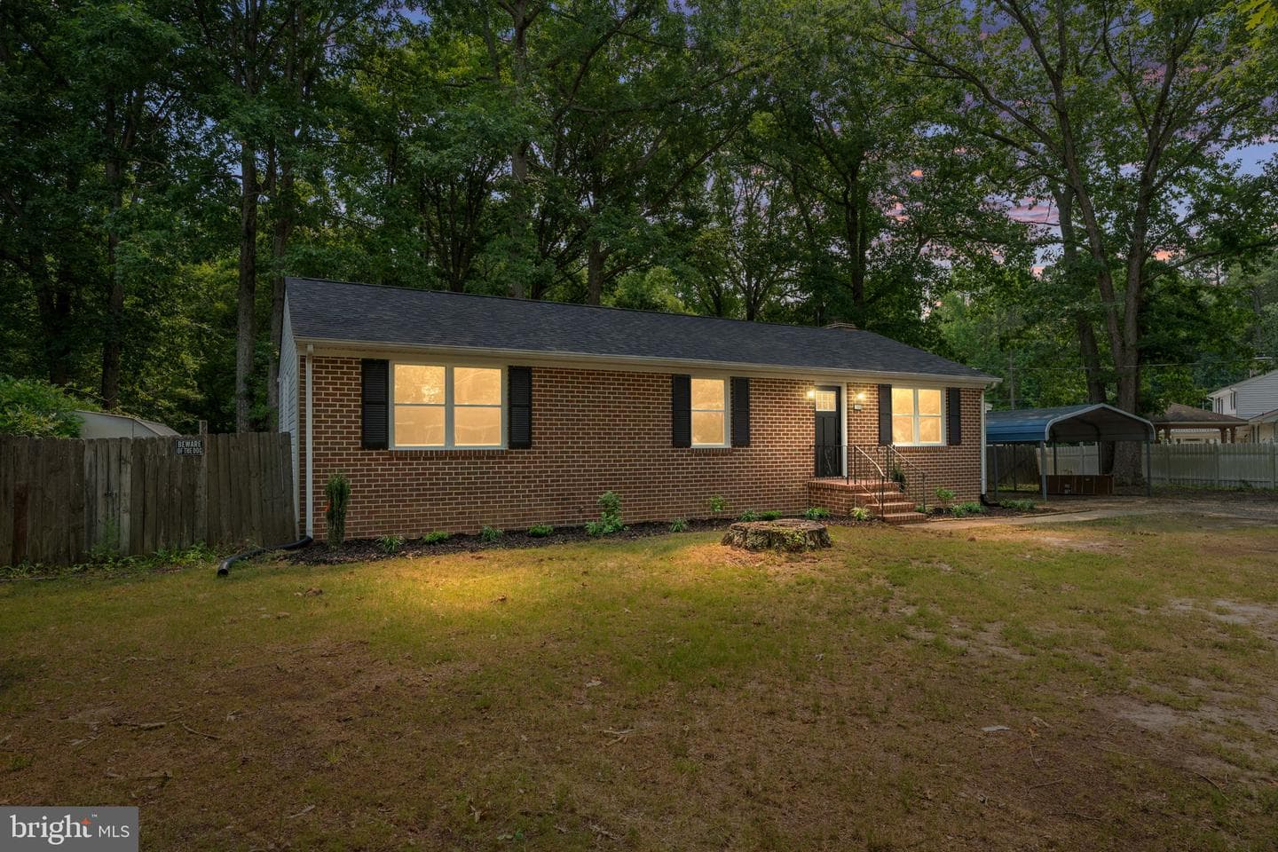 7805 Bronze Lane photo 2