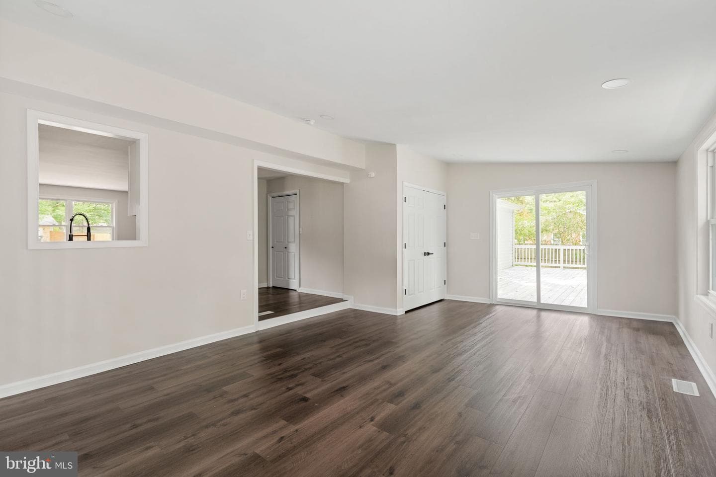 7805 Bronze Lane photo 9