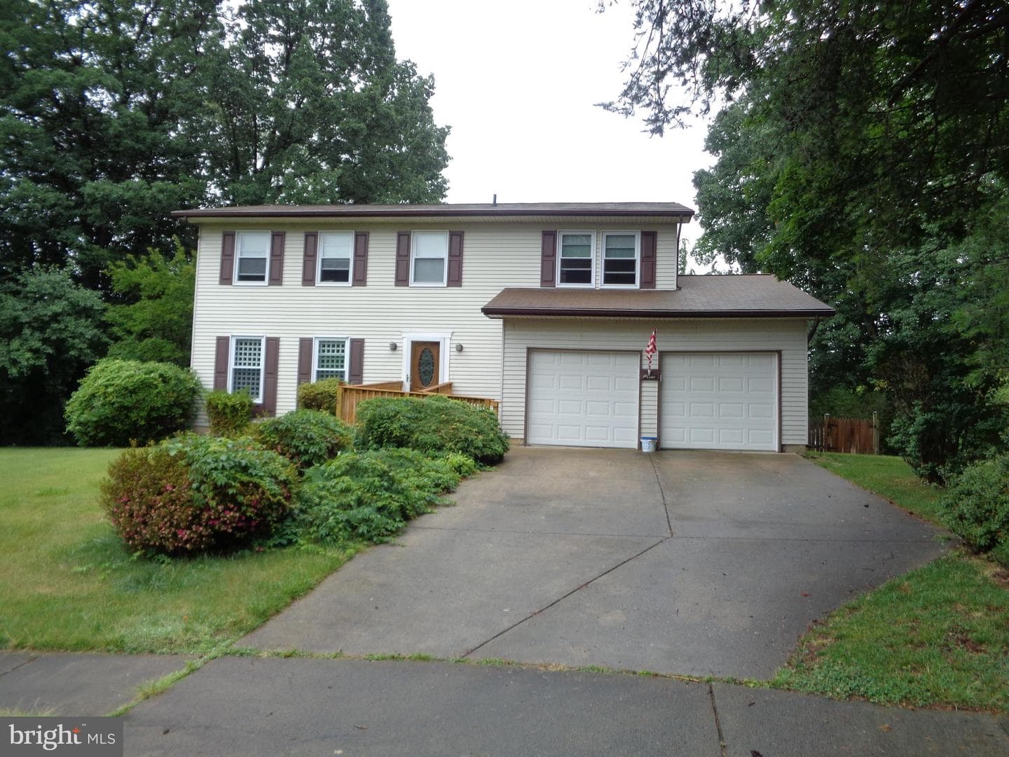 2490 Fraser Court photo 2