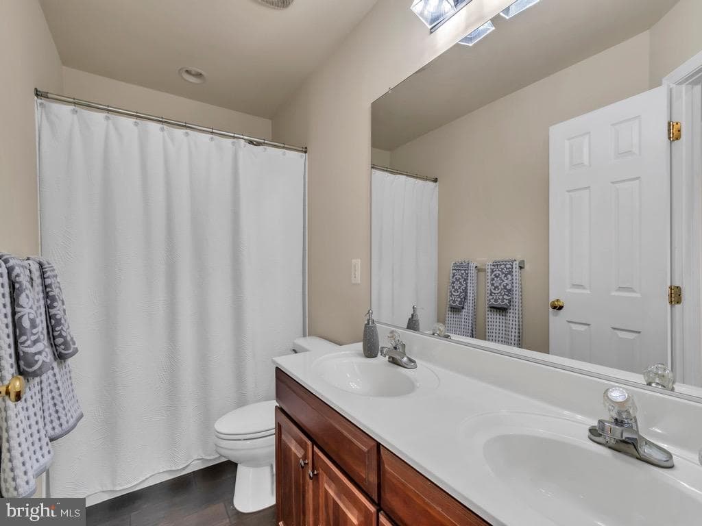 15546 Kelley Farm Court photo 25