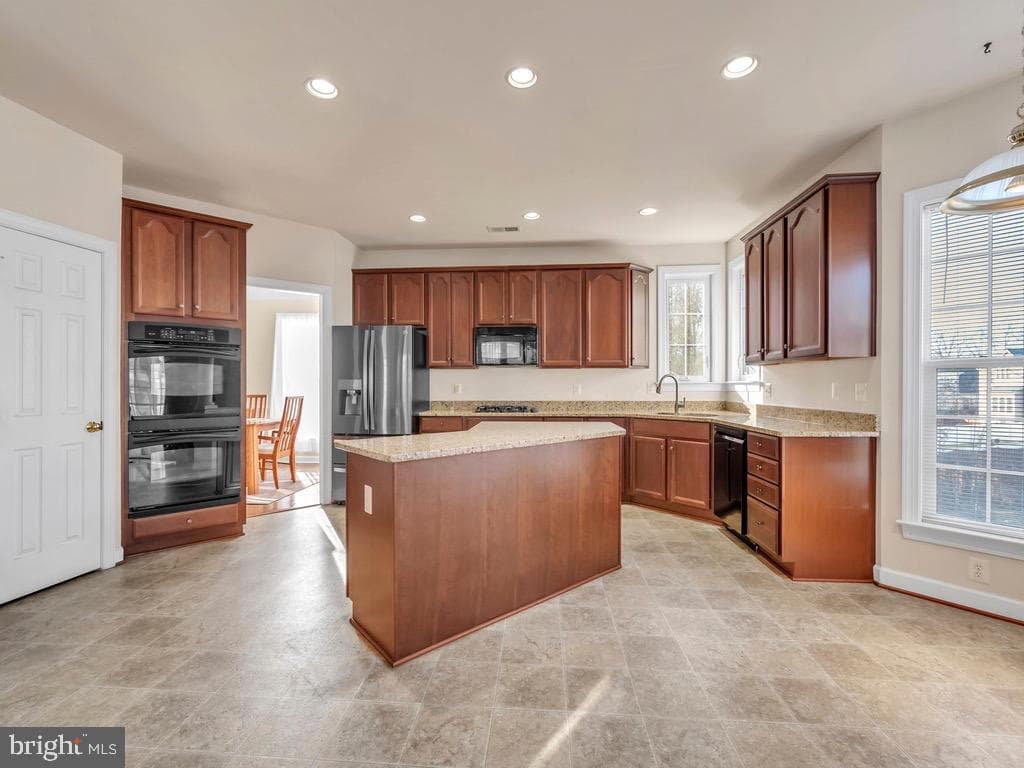 15546 Kelley Farm Court photo 8