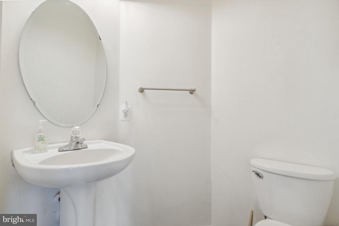 9668 Laurencekirk Place photo 17