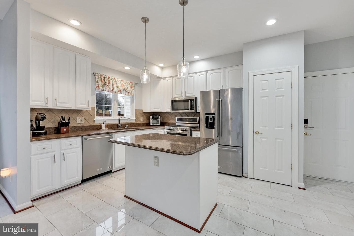16025 Hayes Lane photo 22