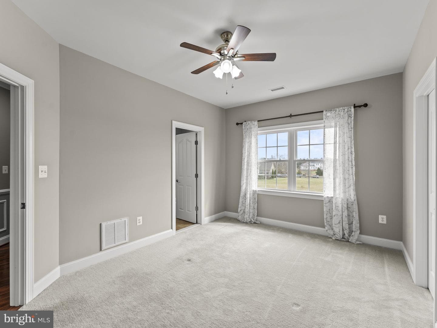 10920 Meadow Walk Lane photo 45