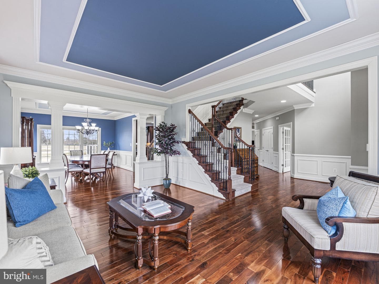 10920 Meadow Walk Lane photo 5