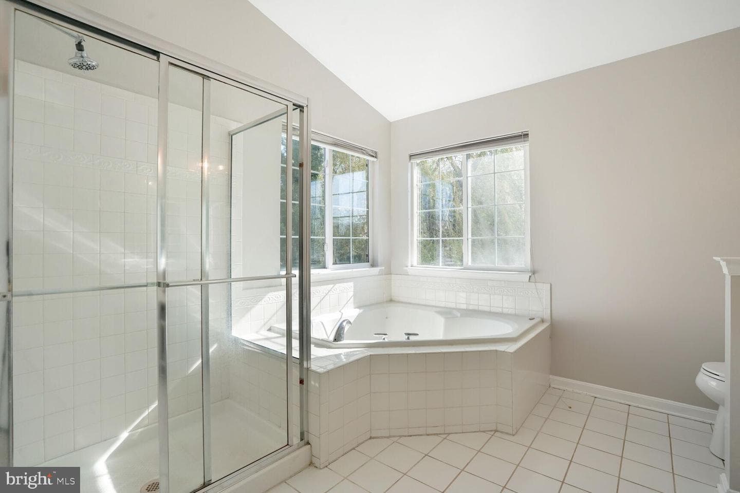 8633 Airwick Lane photo 32