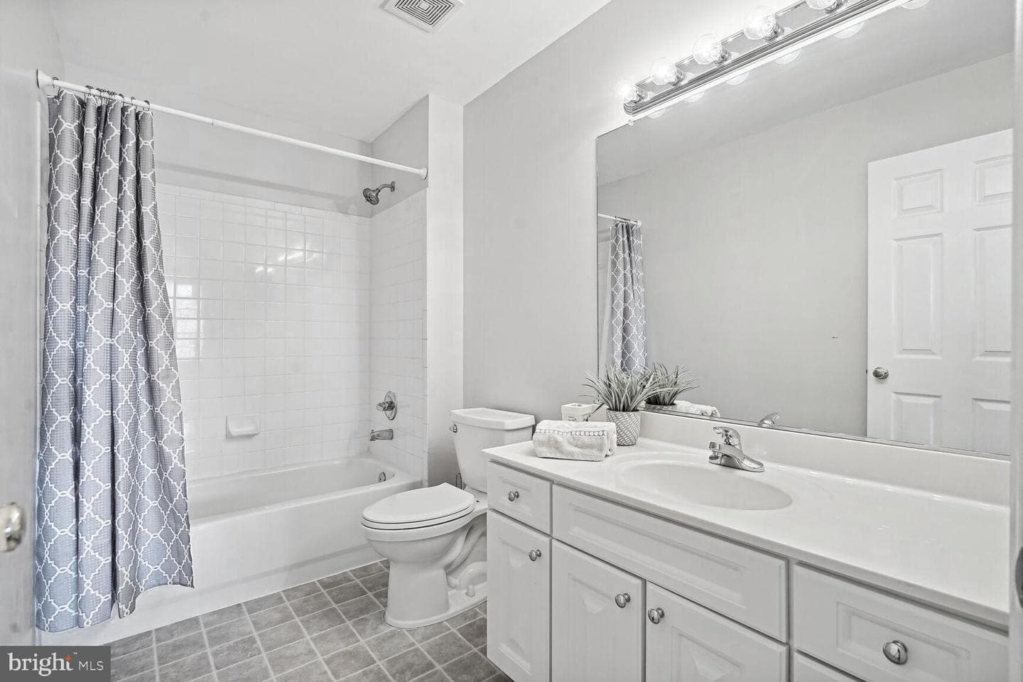 8633 Airwick Lane photo 35