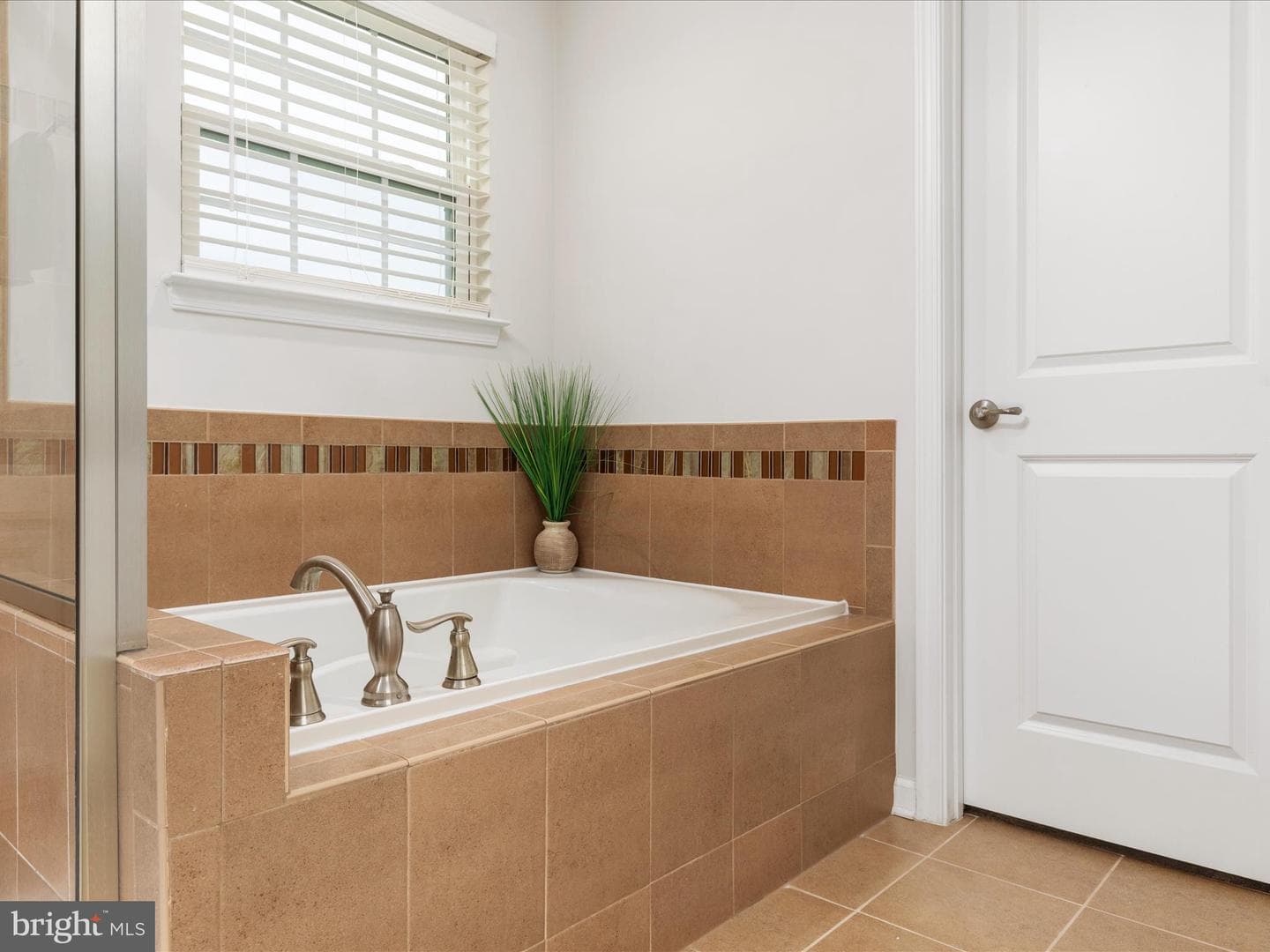 12900 Hoadly Manor Drive photo 29