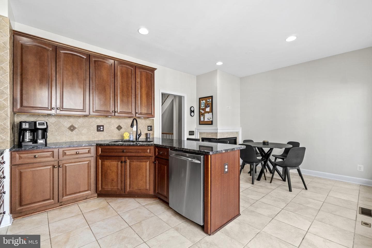14663 Crossfield Way photo 11