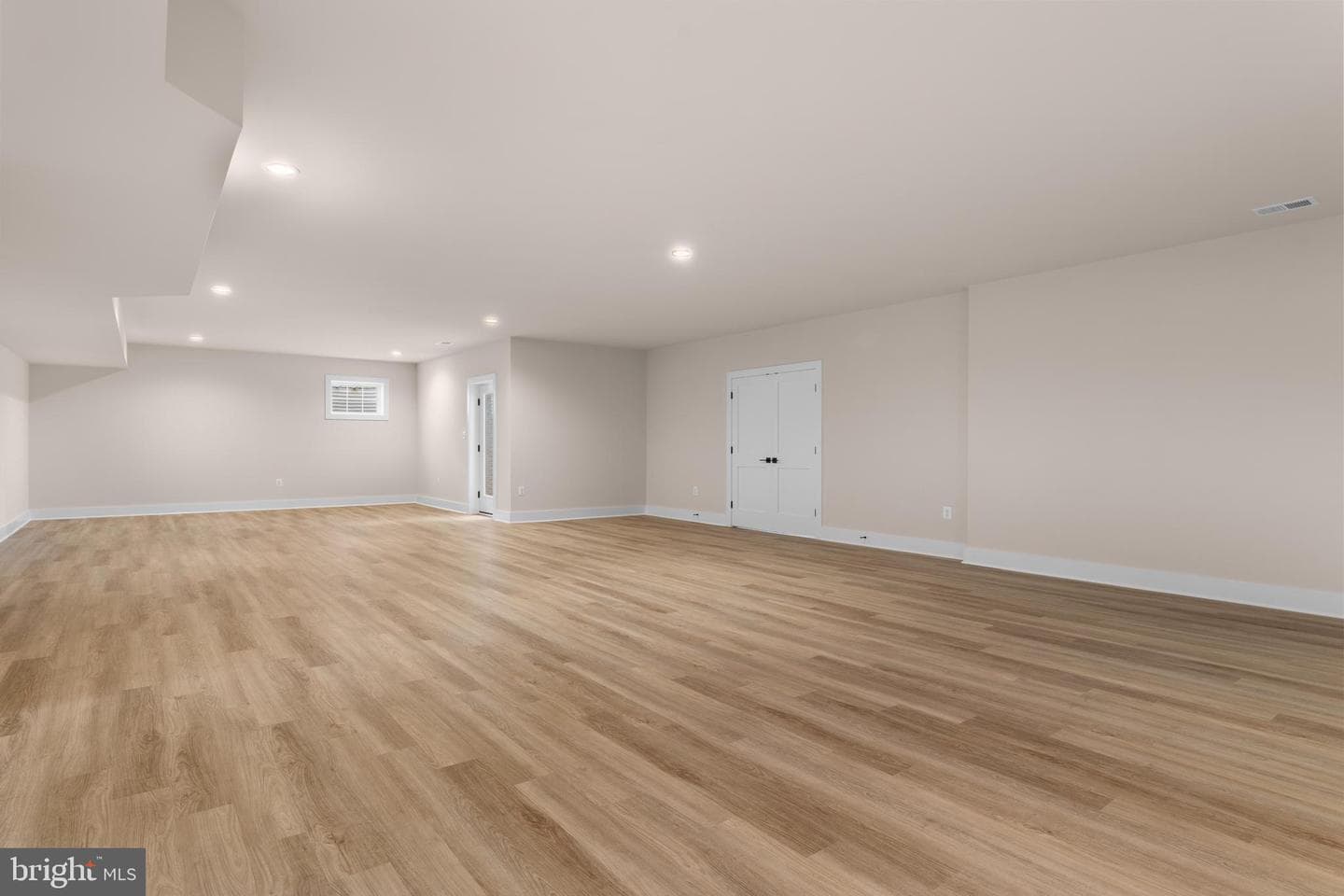 8123 Hillcrest Drive photo 23