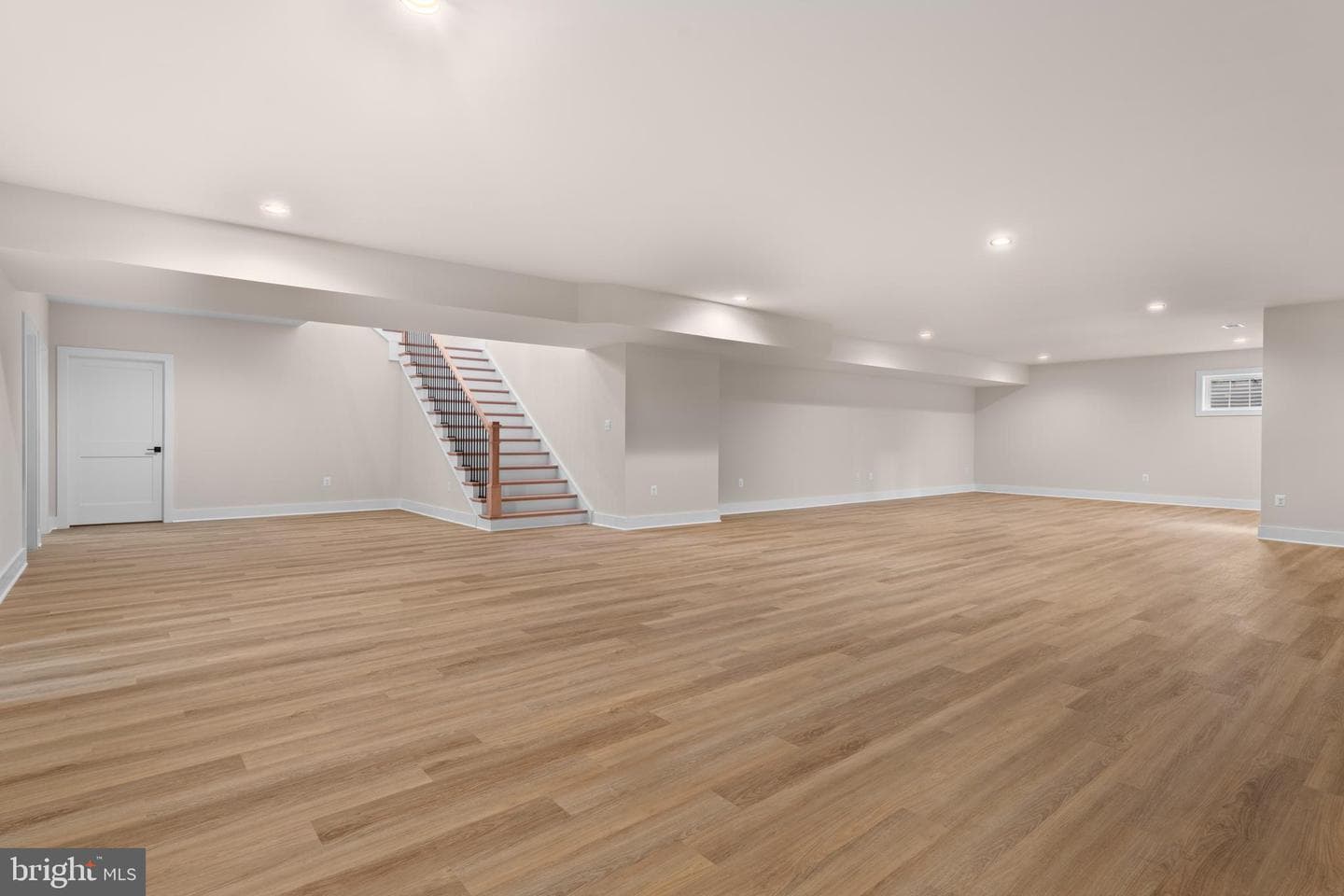 8123 Hillcrest Drive photo 24