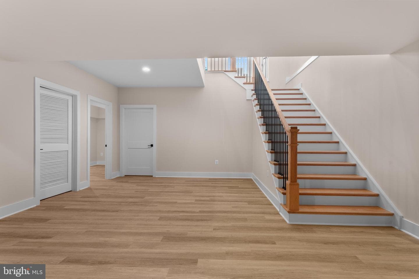 8123 Hillcrest Drive photo 25