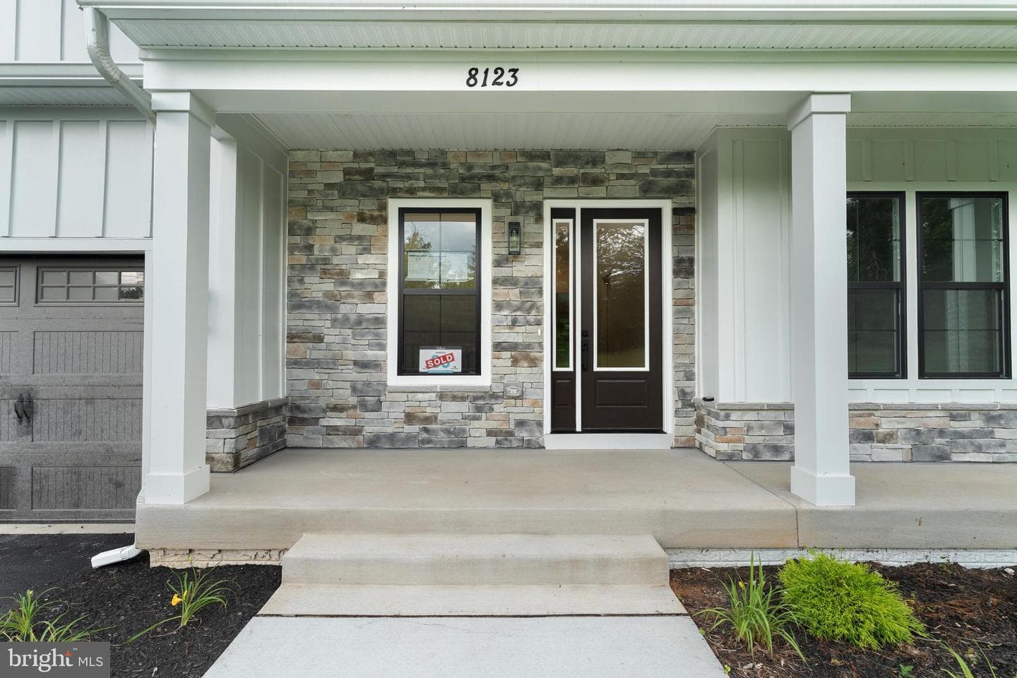 8123 Hillcrest Drive photo 3