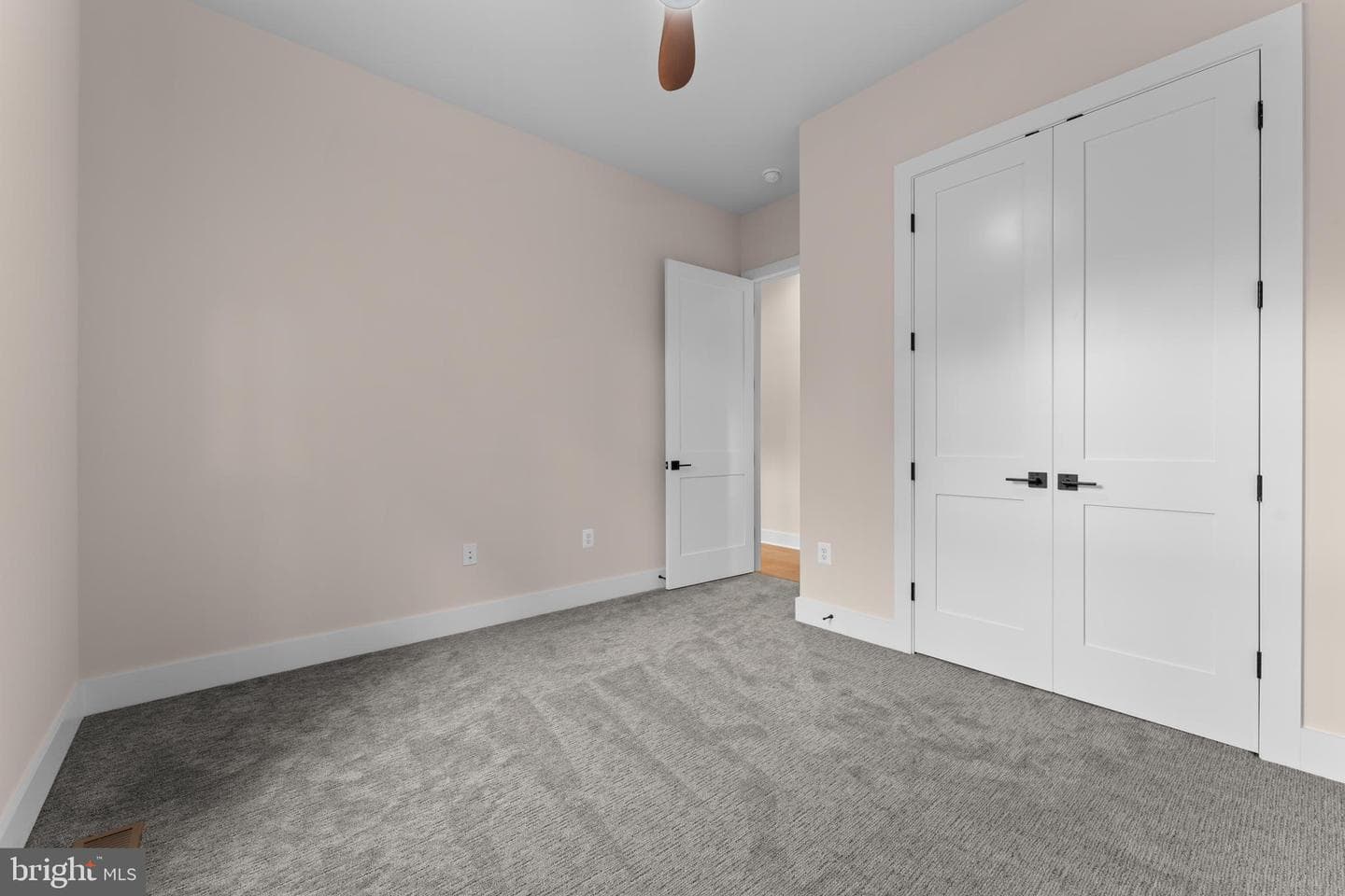 8123 Hillcrest Drive photo 6