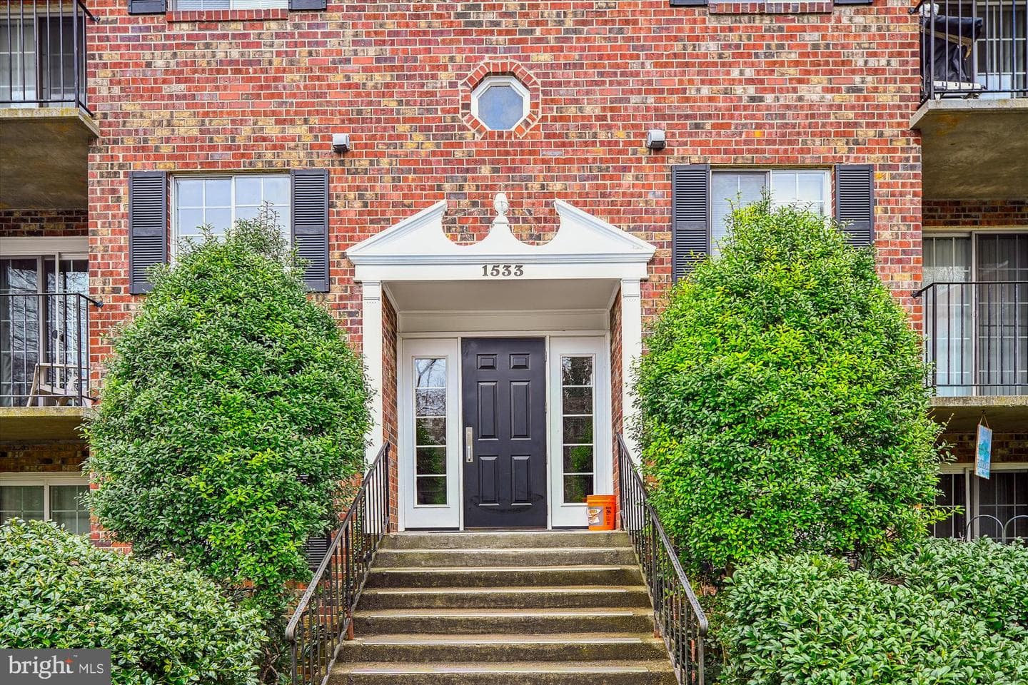 1533 Colonial Drive photo 1