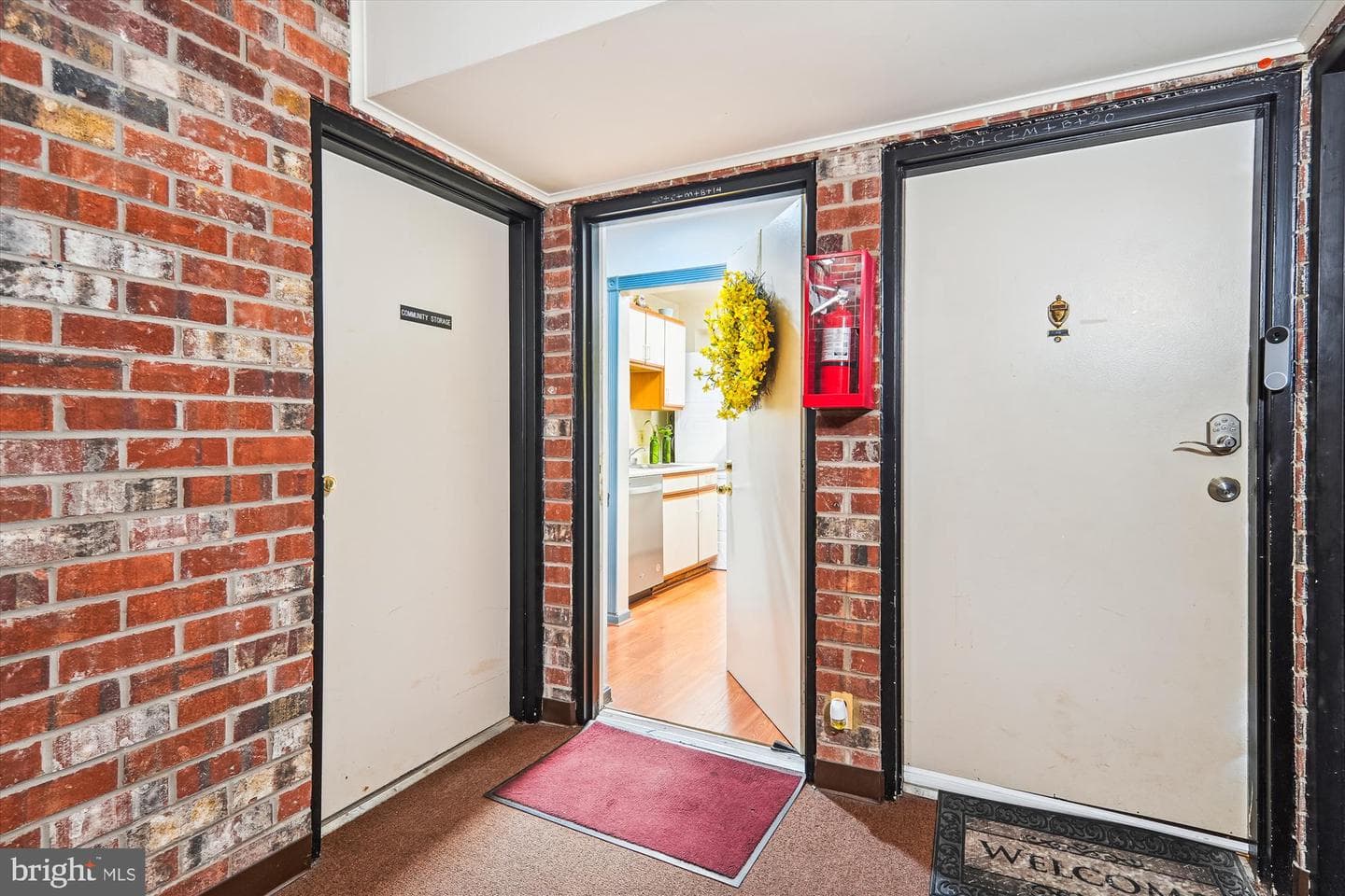 1533 Colonial Drive photo 3