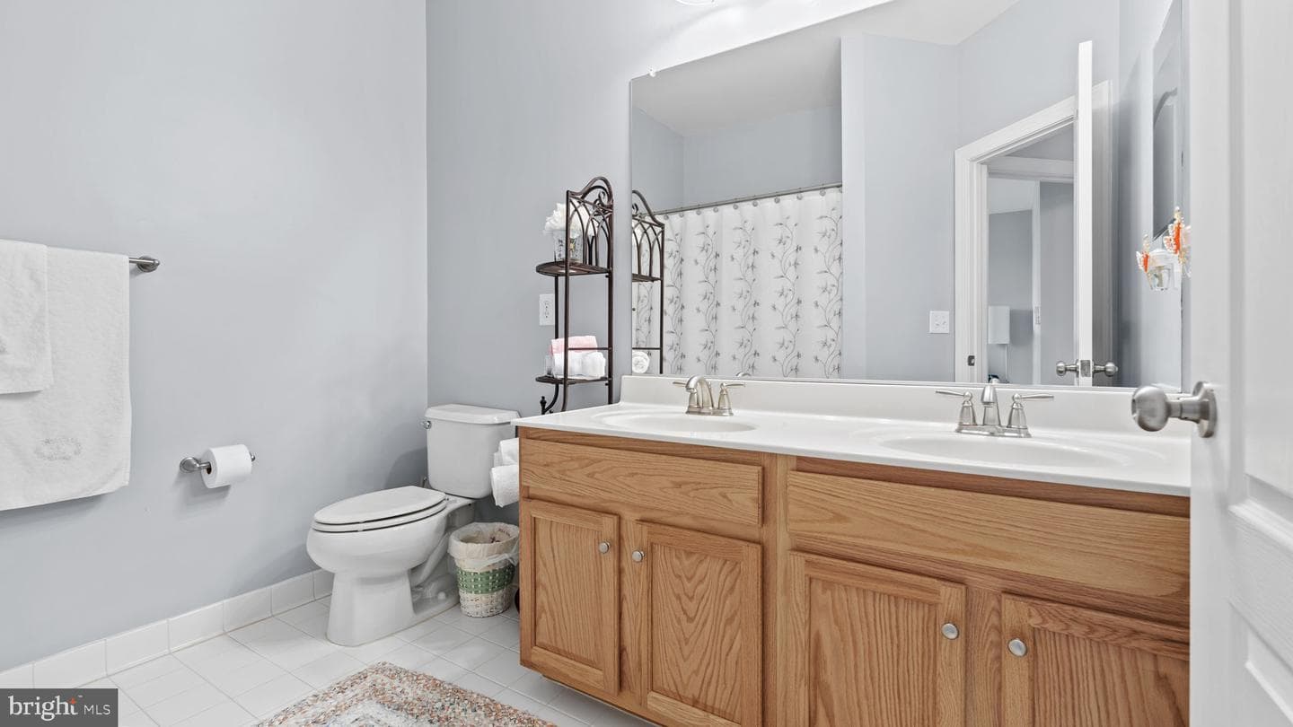 8784 Raleigh Mews photo 26