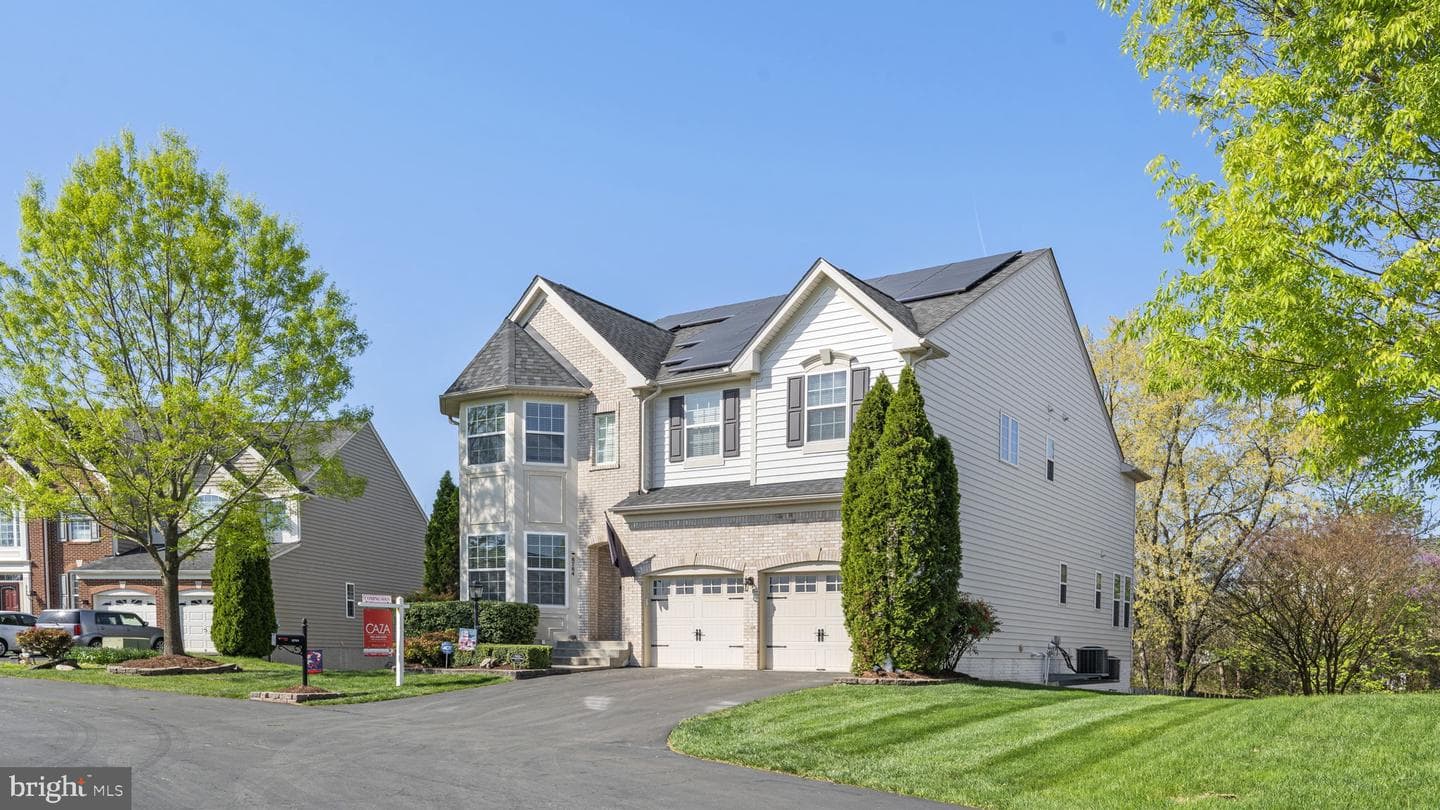 8784 Raleigh Mews photo 3