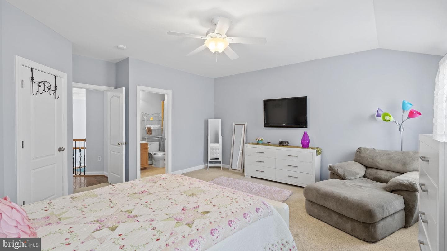 8784 Raleigh Mews photo 33