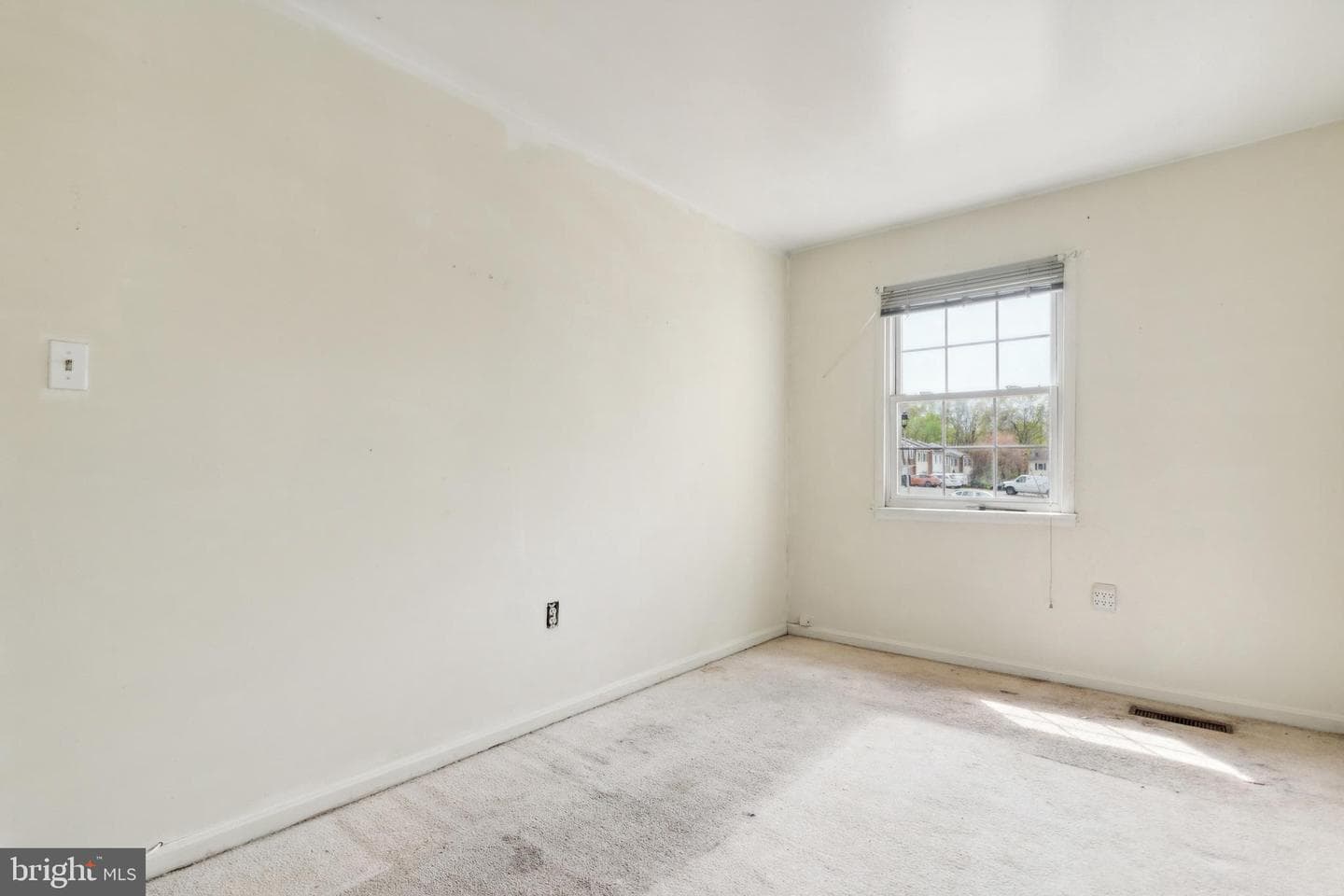 7633 Somerset Lane photo 10