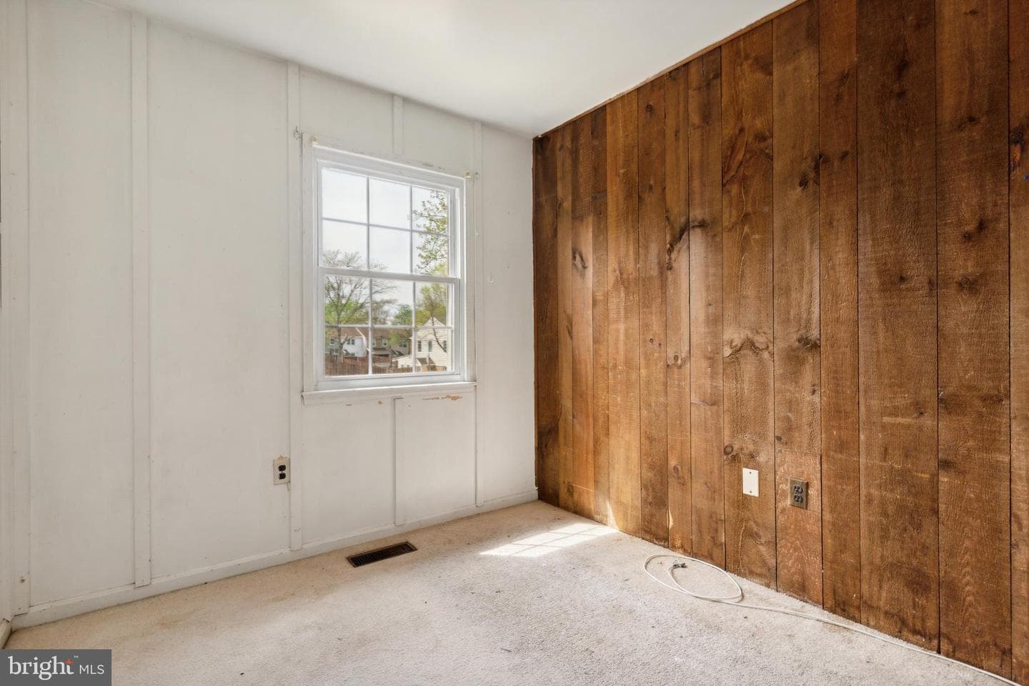 7633 Somerset Lane photo 4