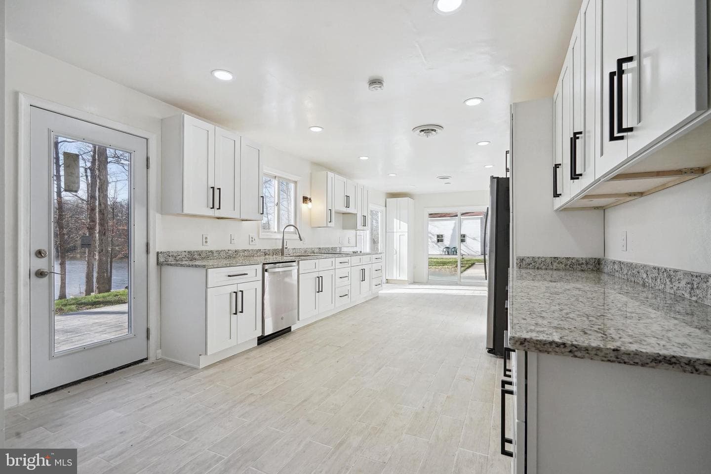 8909 Burwell Road photo 12