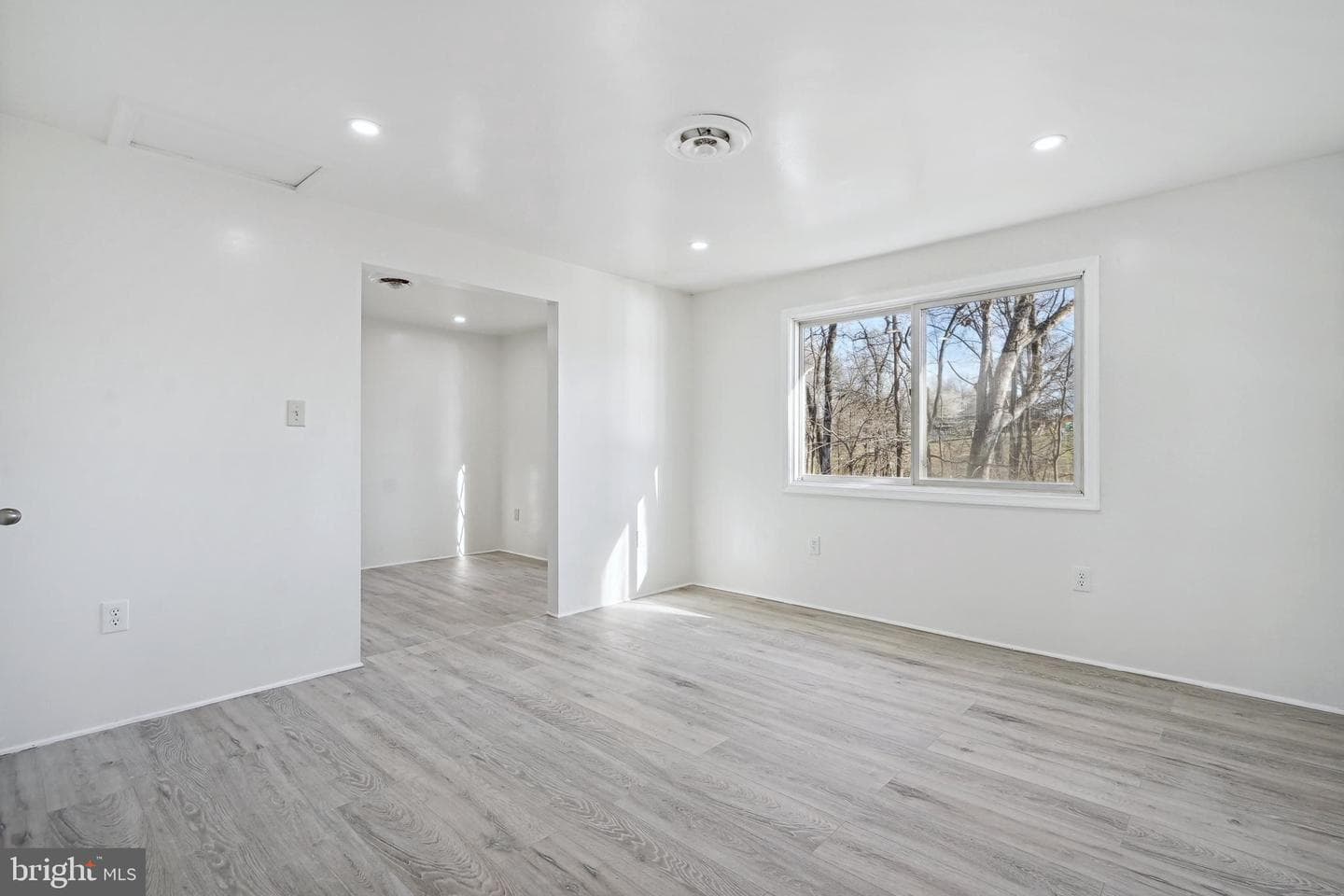 8909 Burwell Road photo 13
