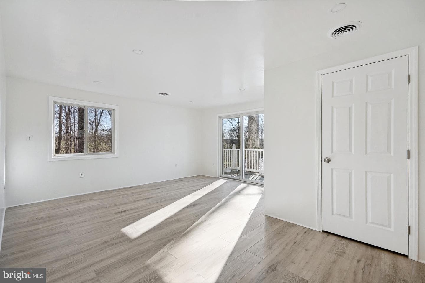 8909 Burwell Road photo 16