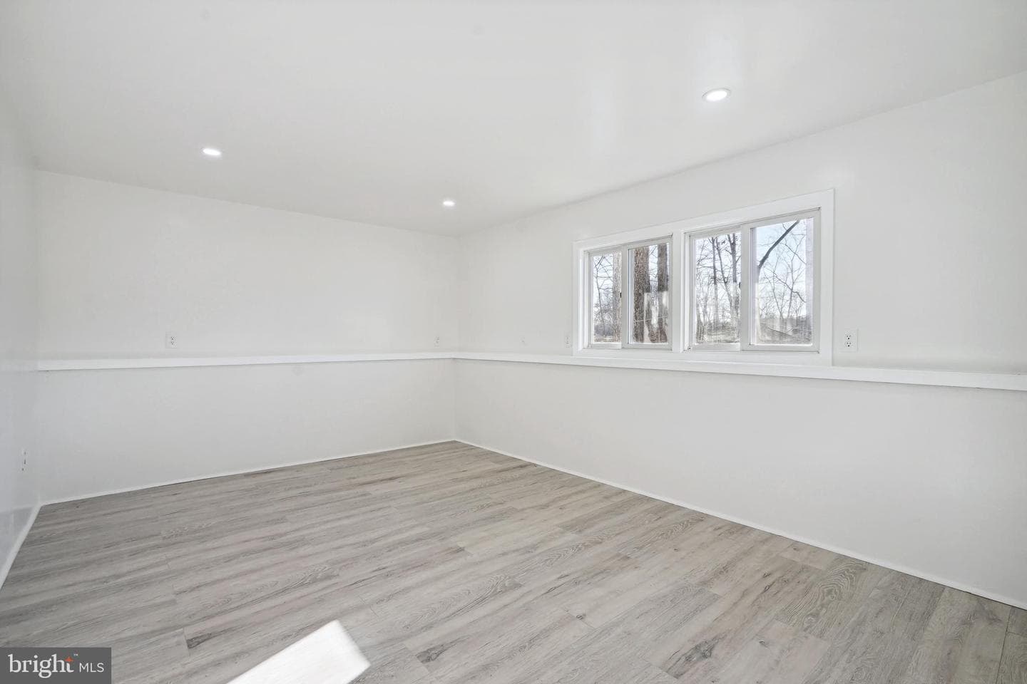 8909 Burwell Road photo 18