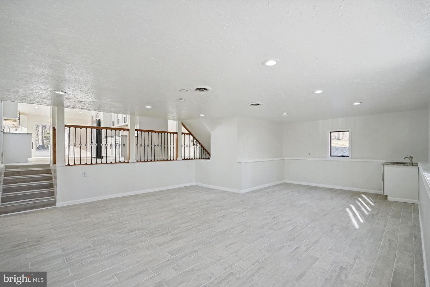 8909 Burwell Road photo 7