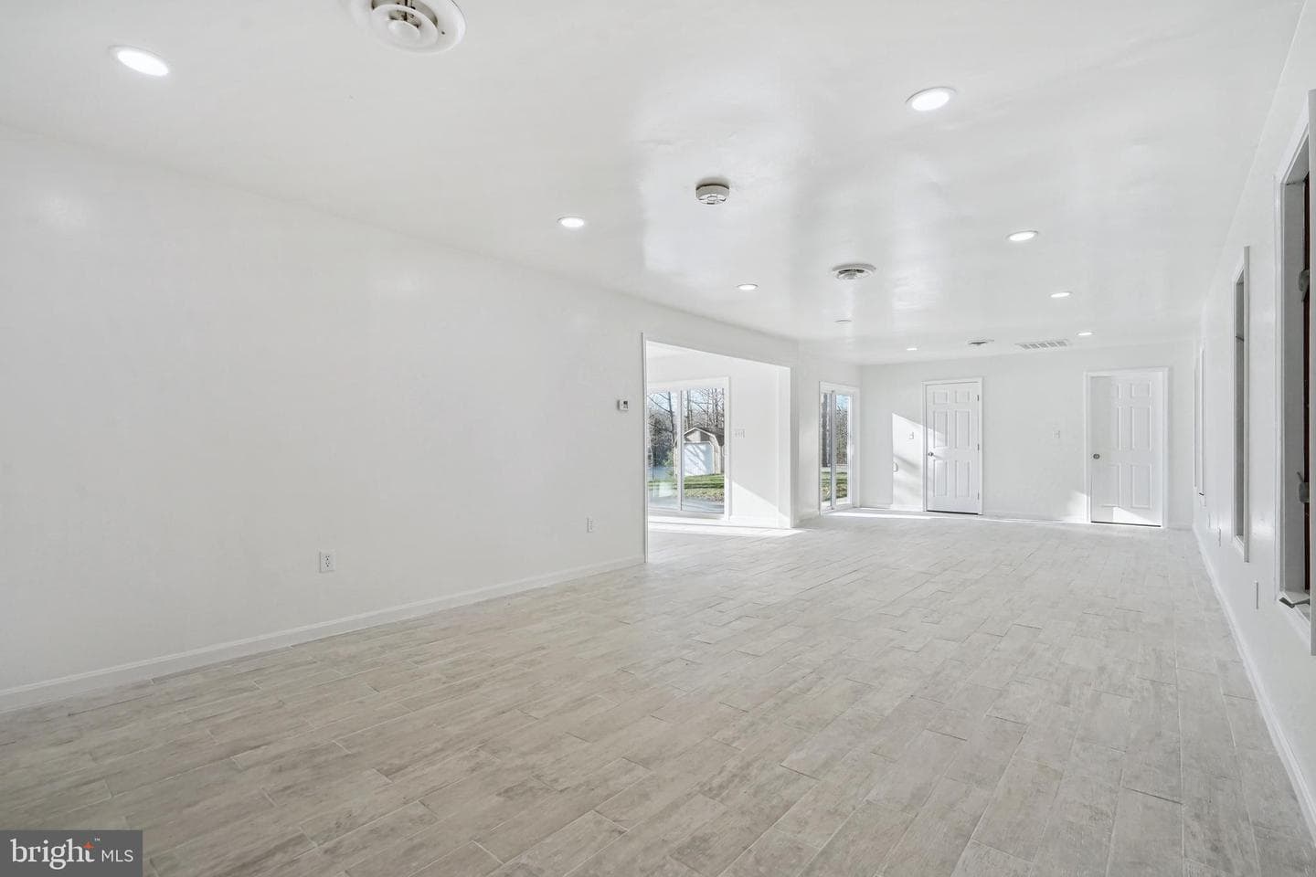 8909 Burwell Road photo 9
