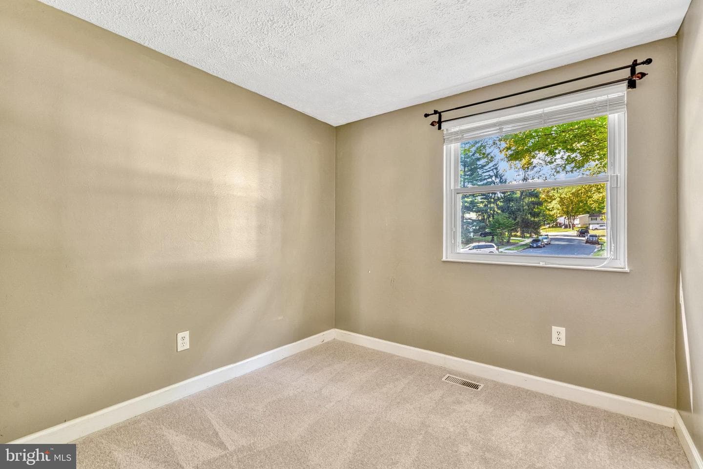 16000 Normandy Court photo 21