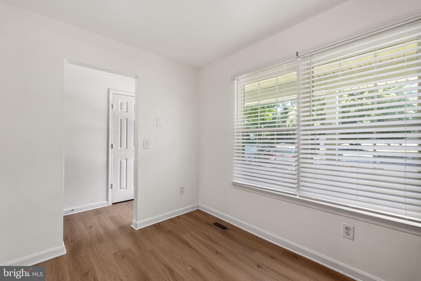 14905 Feeder Lane photo 11