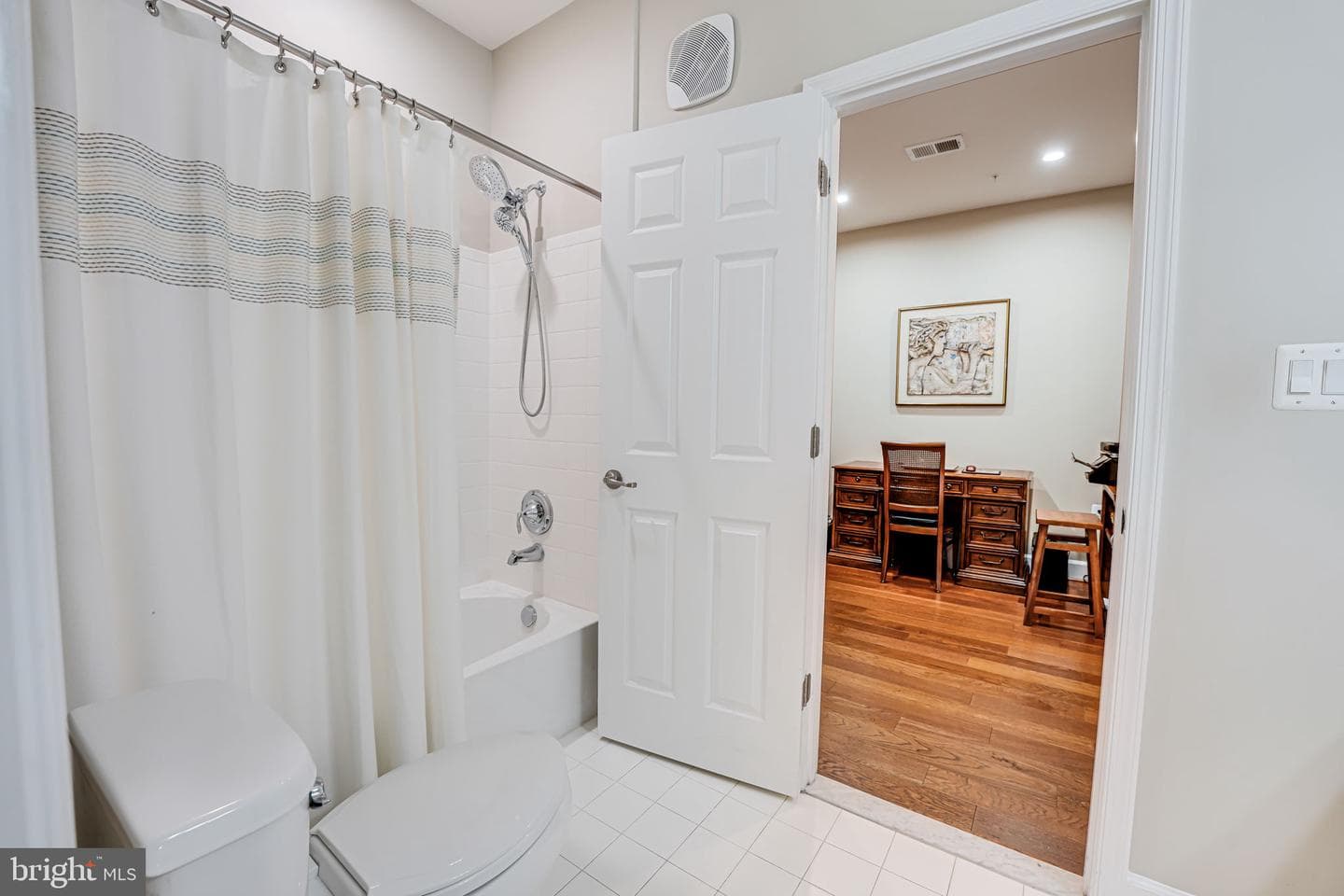 7055 Heritage Hunt Drive #105 photo 20