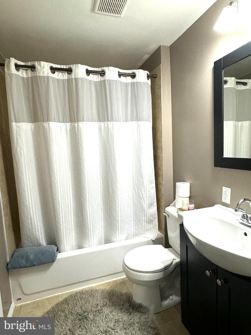 13572 Bentley Circle photo 9