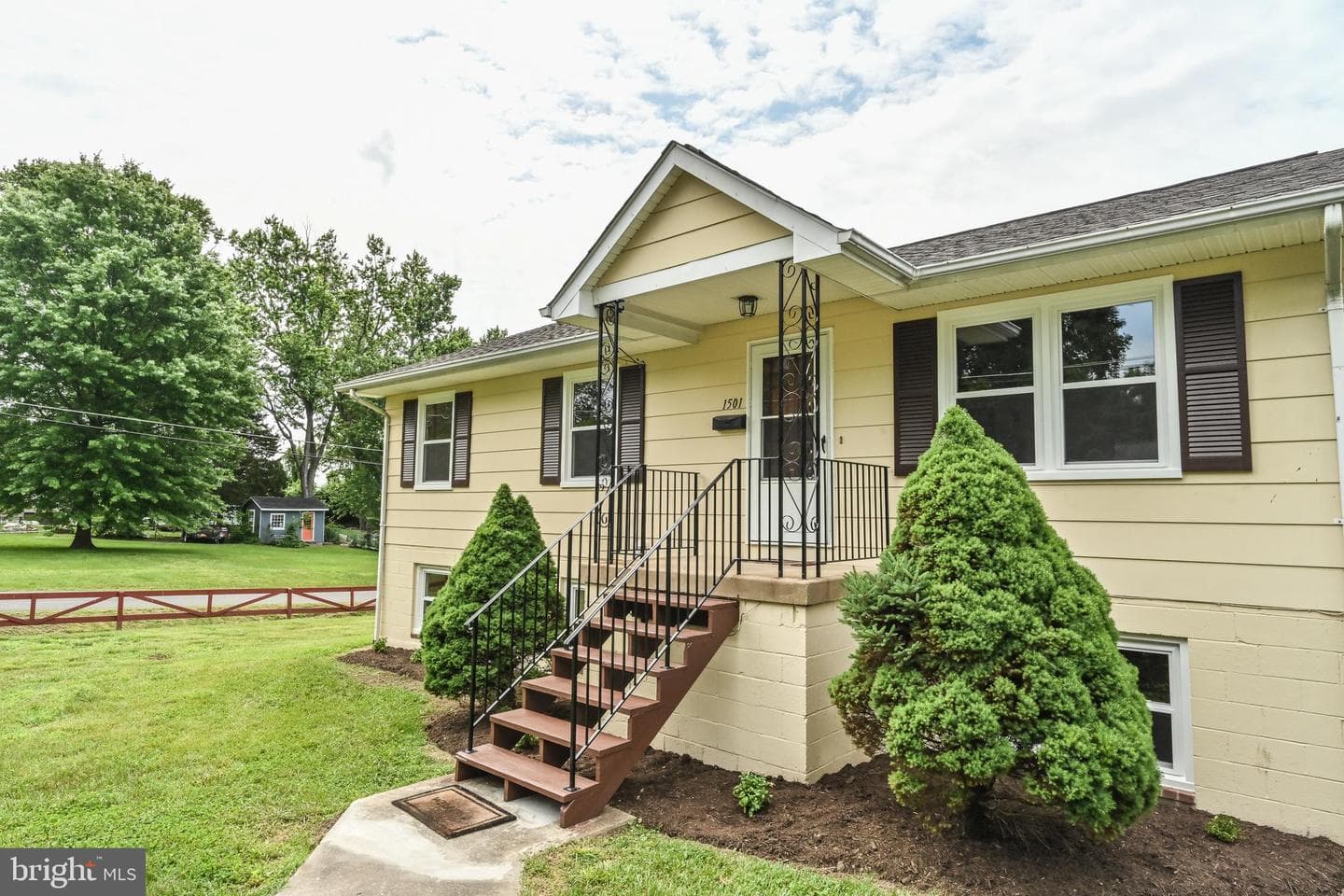 1501 Woodside Drive photo 1