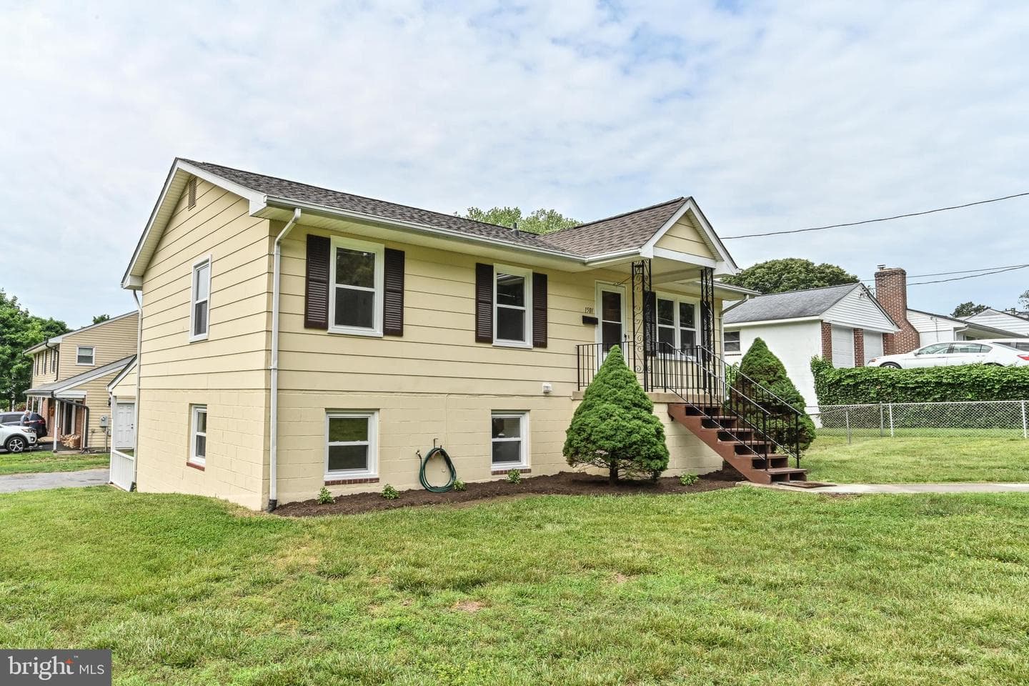1501 Woodside Drive photo 3