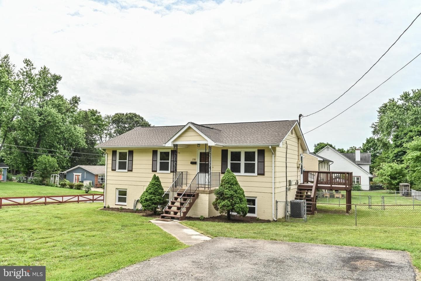 1501 Woodside Drive photo 4