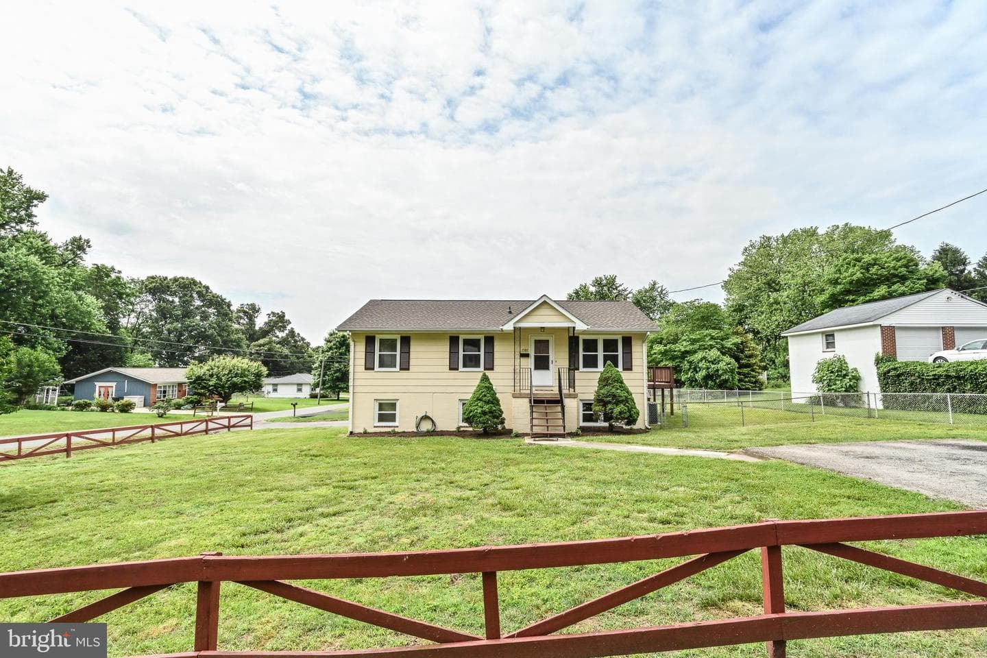 1501 Woodside Drive photo 5