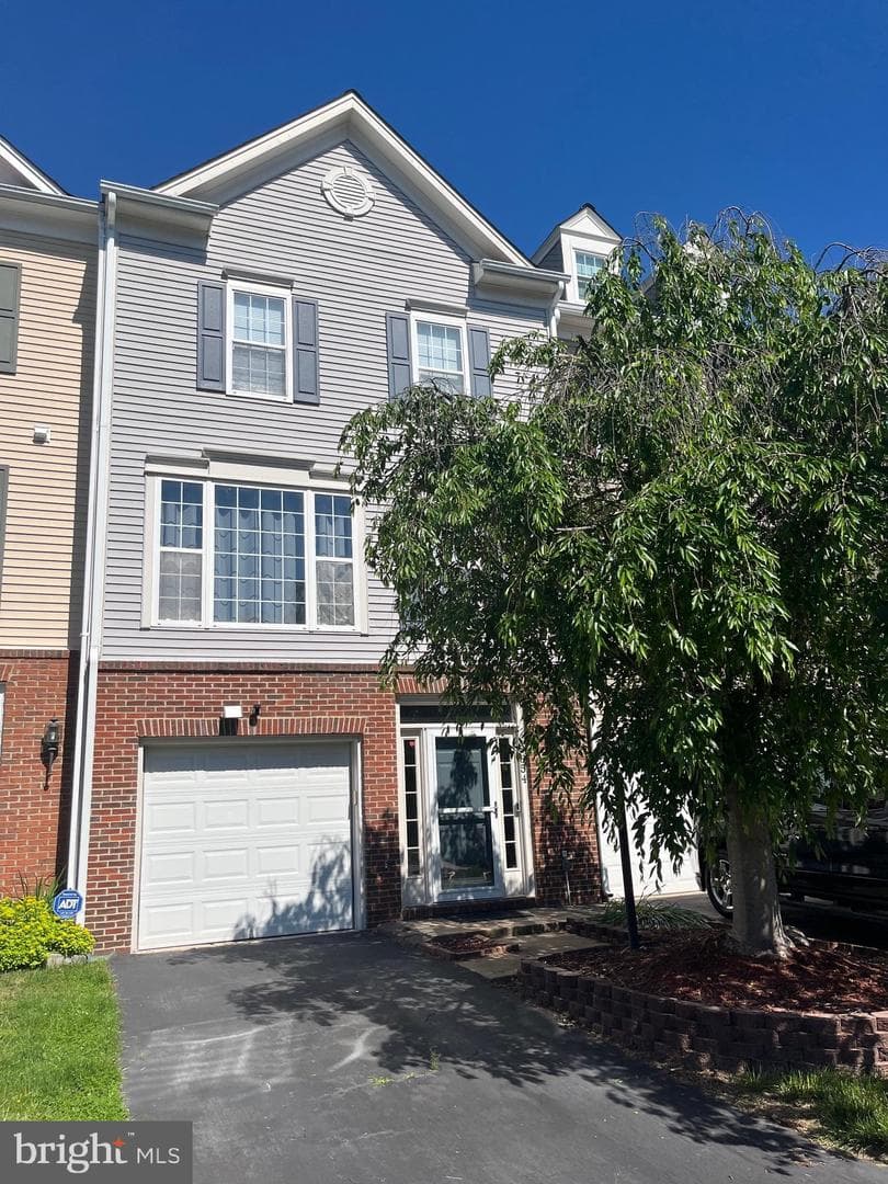 8854 Howland Place photo 2