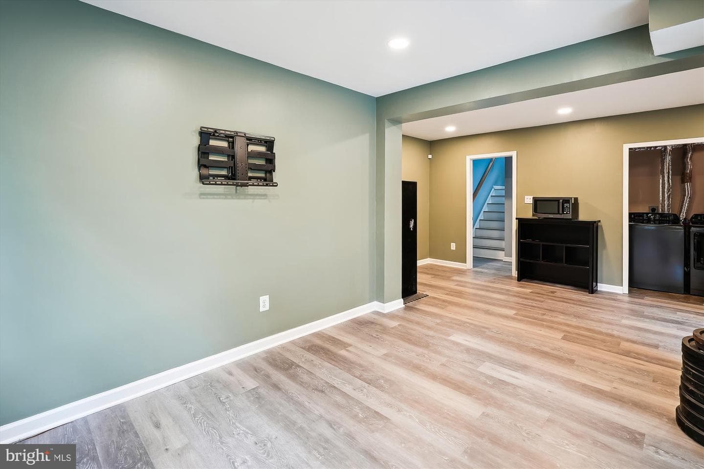 8854 Howland Place photo 5