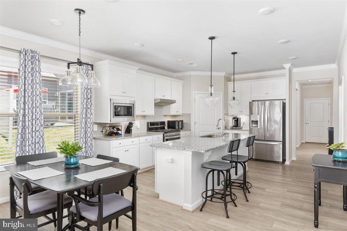 6794 Begonia Lane photo 4