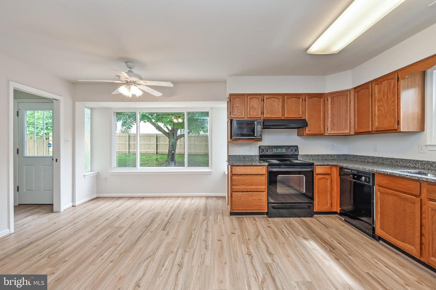 14656 Pratt Street photo 25