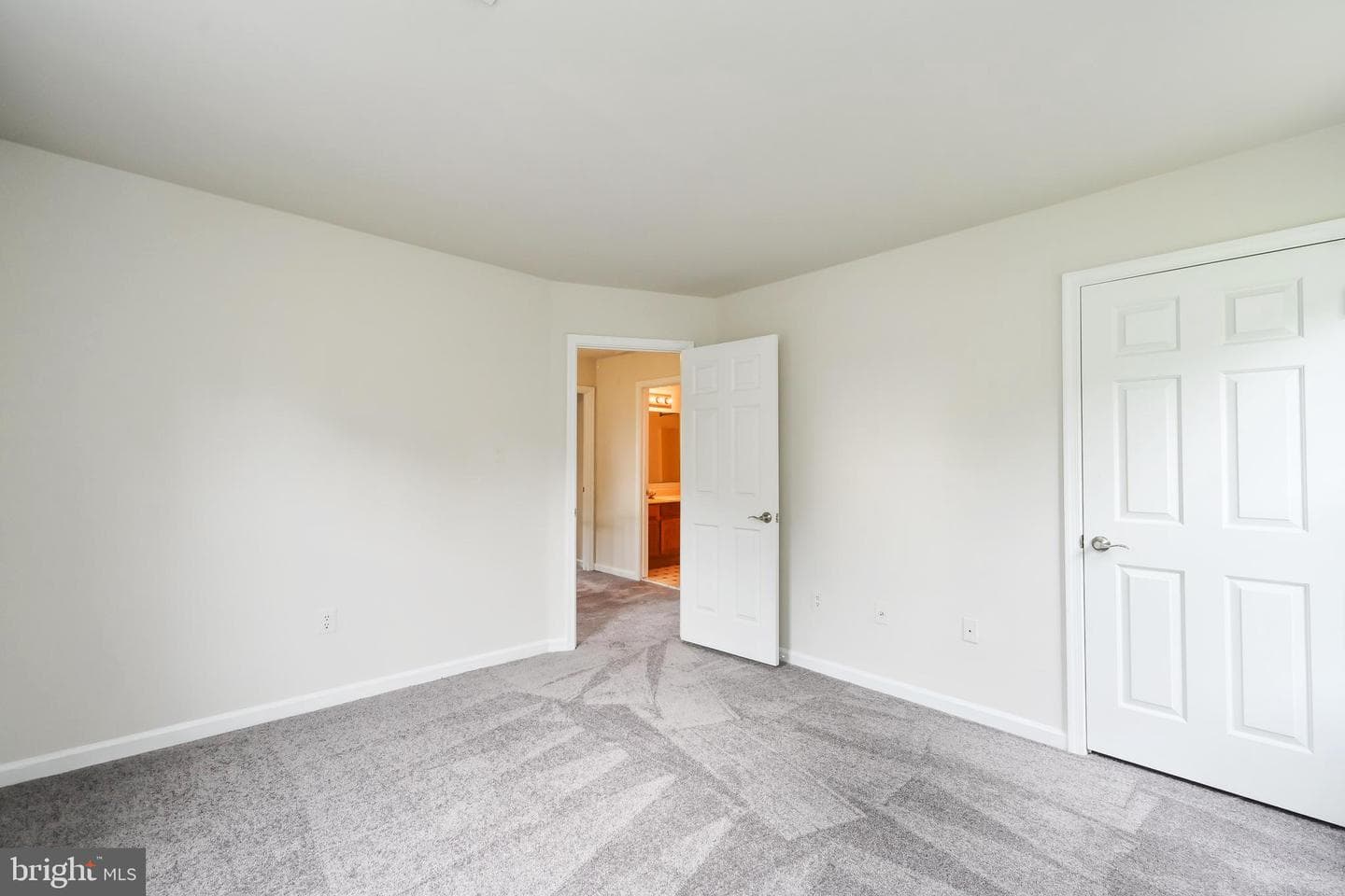 14656 Pratt Street photo 31