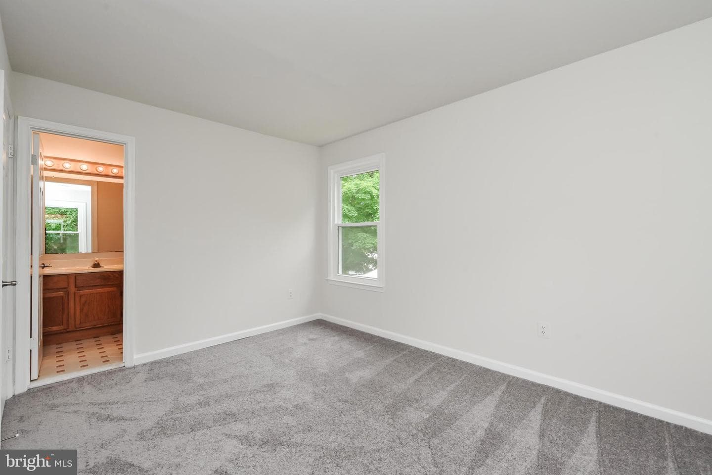 14656 Pratt Street photo 34