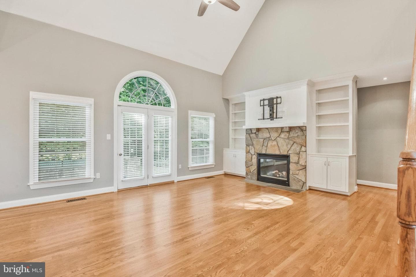 7941 Amsterdam Court photo 11