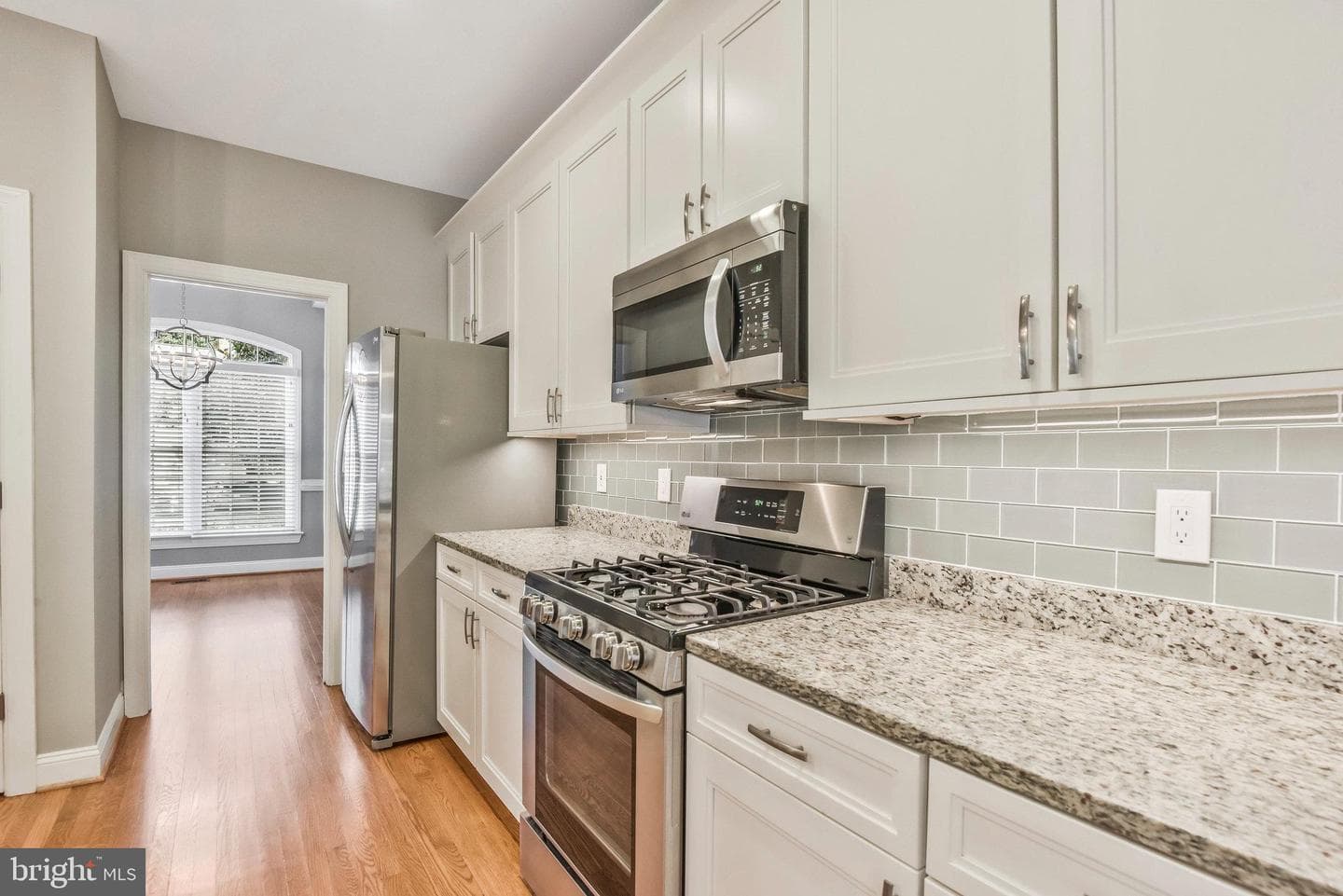 7941 Amsterdam Court photo 16
