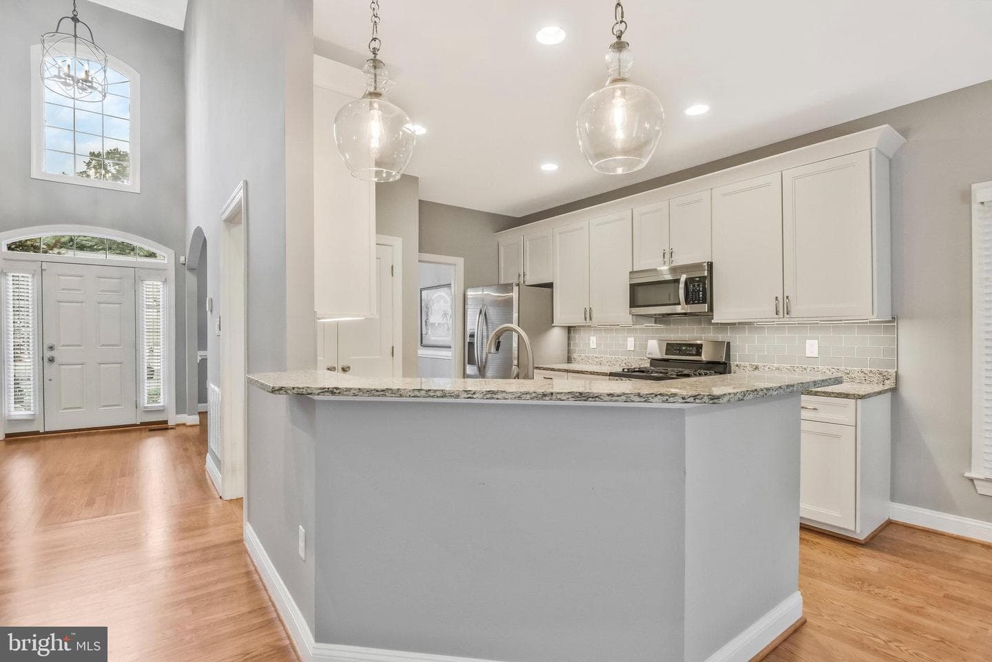 7941 Amsterdam Court photo 20