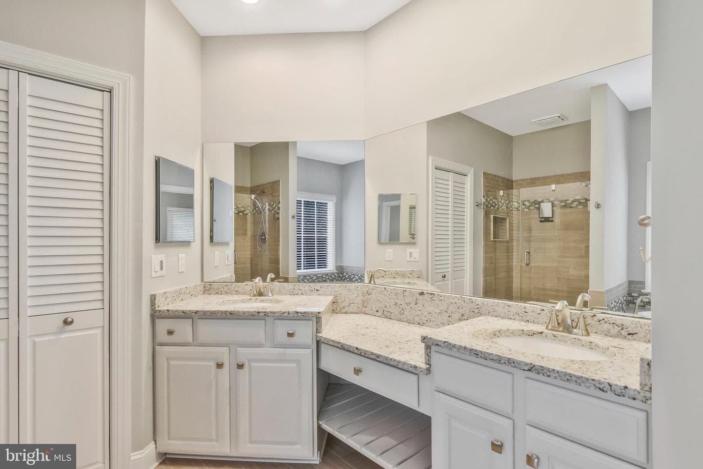 7941 Amsterdam Court photo 26