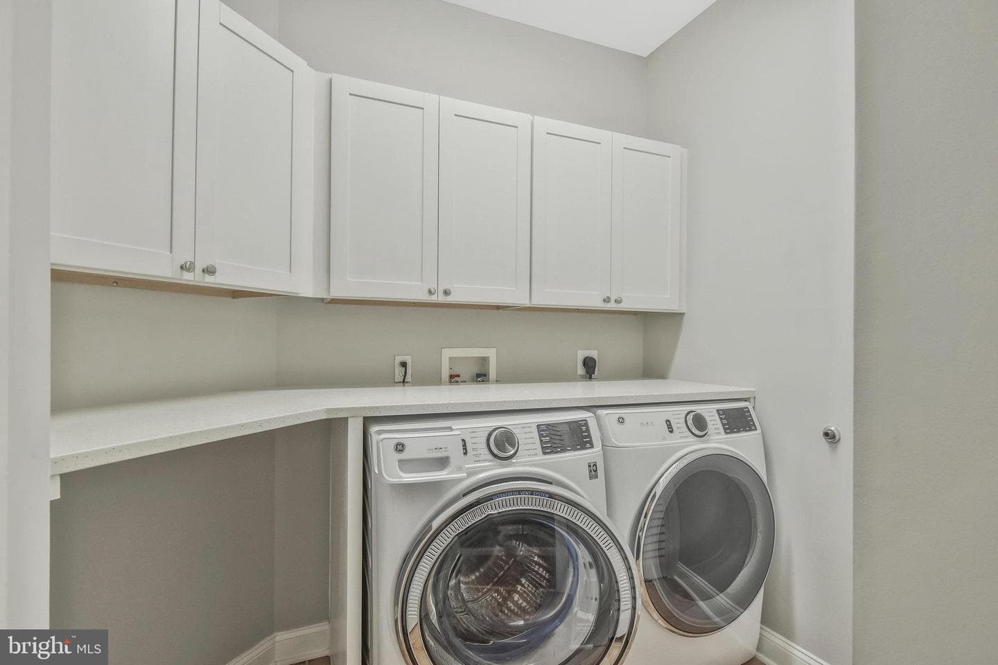 7941 Amsterdam Court photo 29